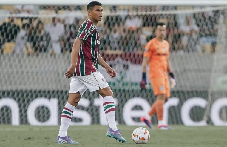 Fluminense: Lesão de Thiago Silva não é grave; zagueiro não deve enfrentar Botafogo neste sábado (21)