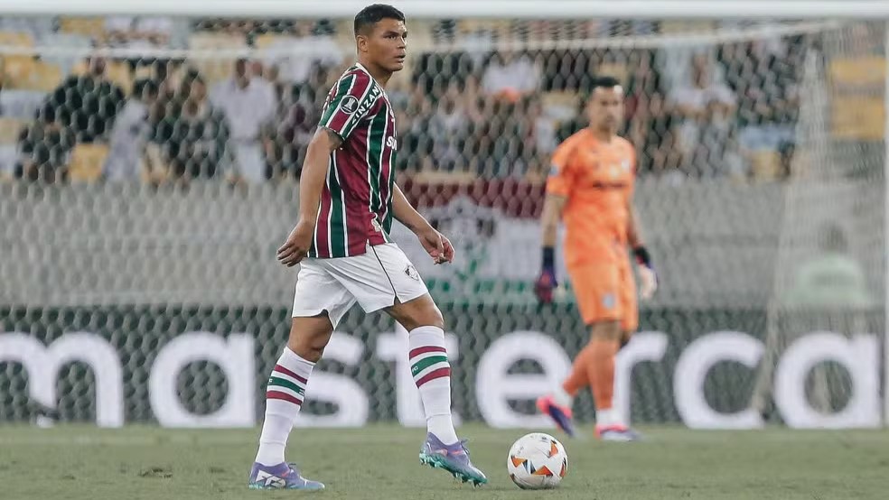 Fluminense: Lesão de Thiago Silva não é grave; zagueiro não deve enfrentar Botafogo neste sábado (21)