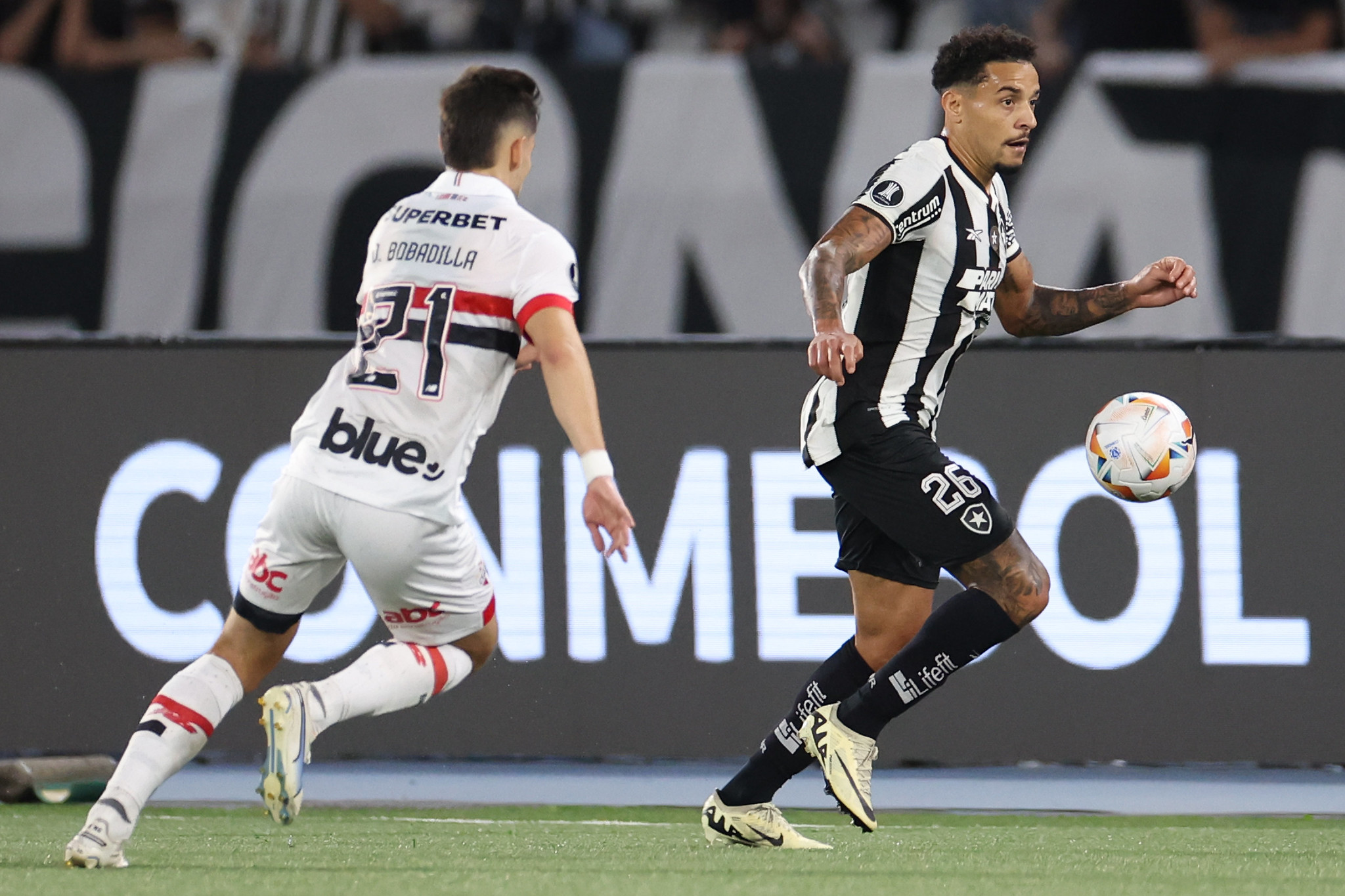 Botafogo empata em 0 a 0 com São Paulo no jogo de ida das quartas de final da Libertadores