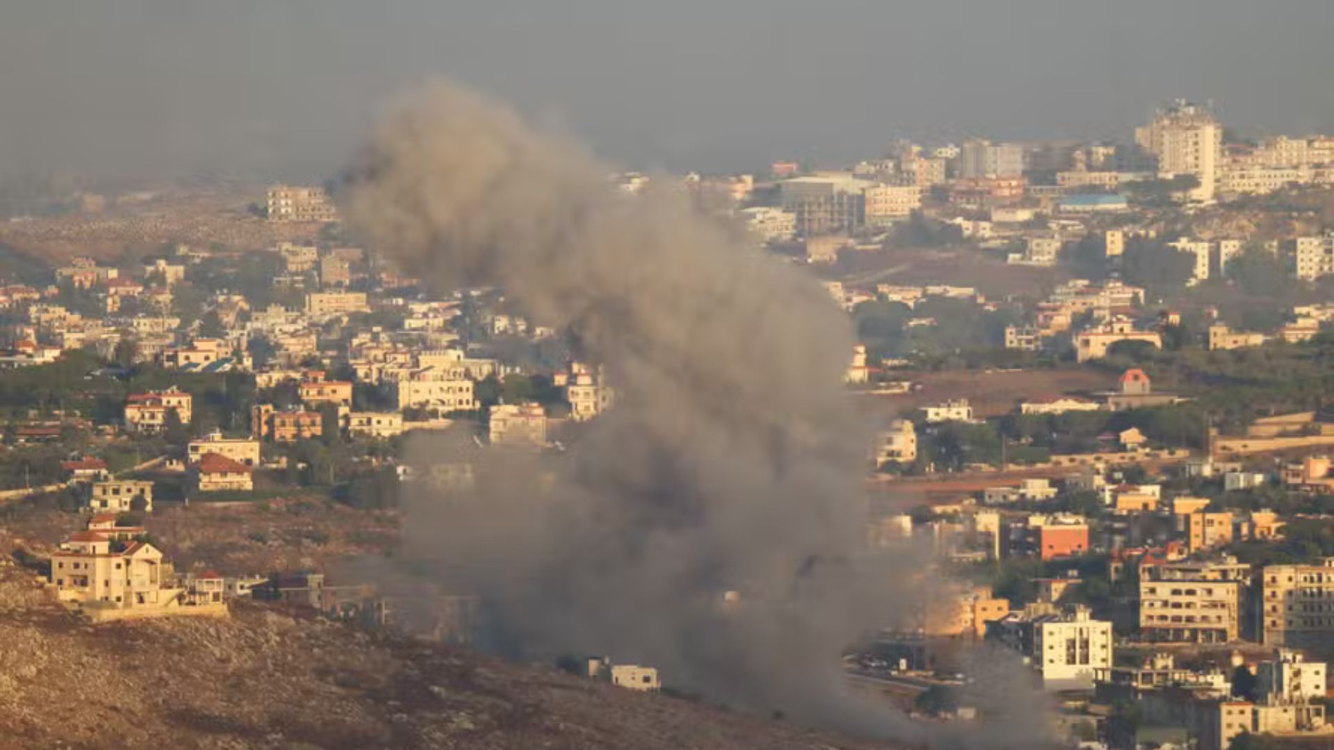 Israel ordena retirada de civis libaneses de áreas do Hezbollah intensificando bombardeios; Beirute registra 274 mortos