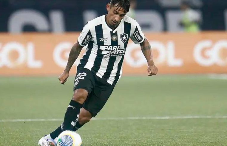 Damián Suárez tem contrato rescindido pelo Botafogo e deixa clube após tentativa de saída