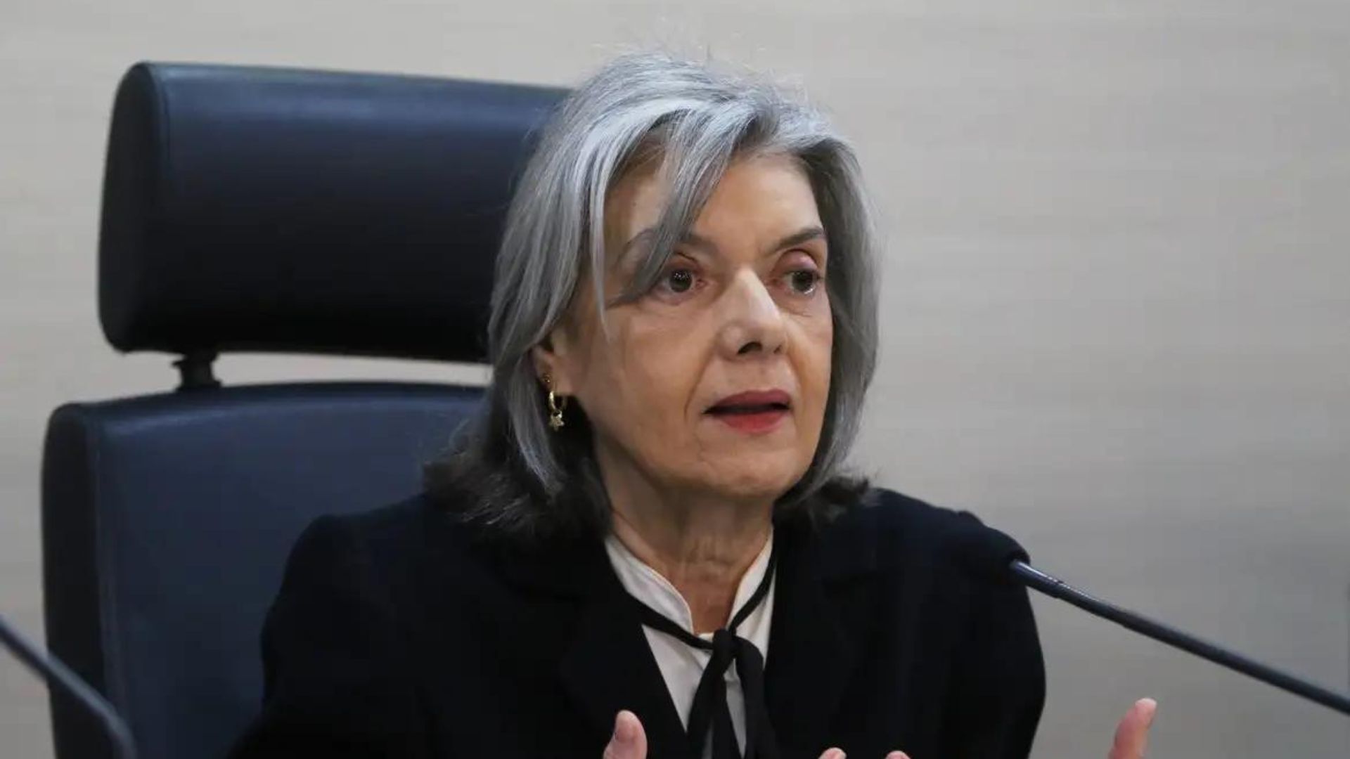 Ministra Cármen Lúcia lança campanha para incentivar voto de idosos nas eleições municipais