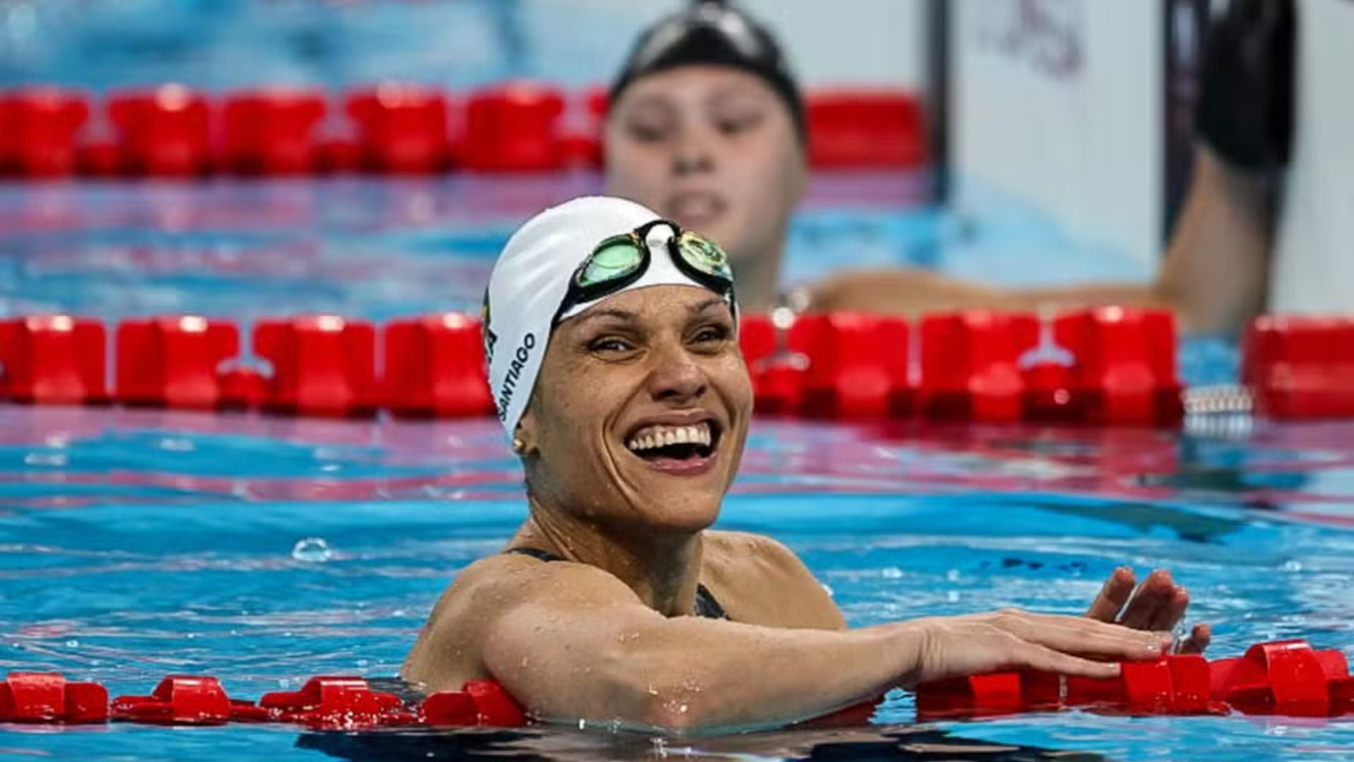 Carolina Santiago conquista ouro nos 50m livre e se torna a maior campeã paralímpica do Brasil