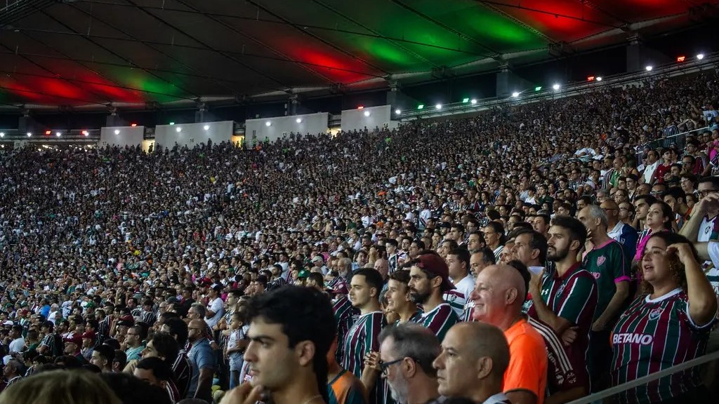 Fluminense vence São Paulo por 2 a 0 e continua fora da zona de rebaixamento