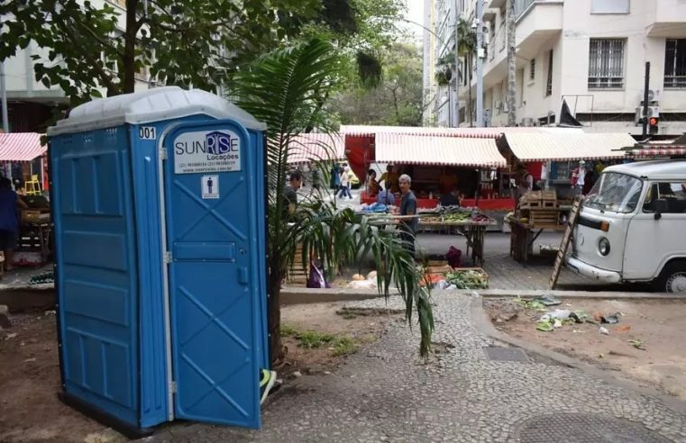 348 cabines de banheiros públicos serão distribuídas semanalmente nas feiras livres da cidade do Rio