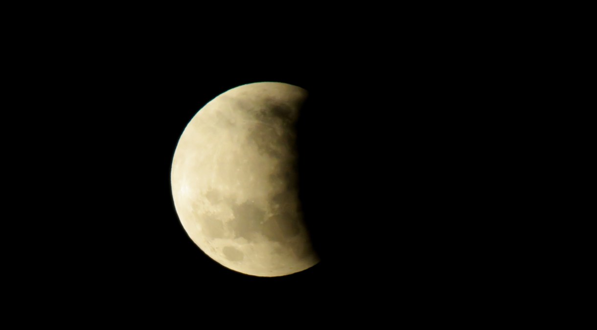 Setembro terá eclipse parcial da lua e ‘cometa do século’