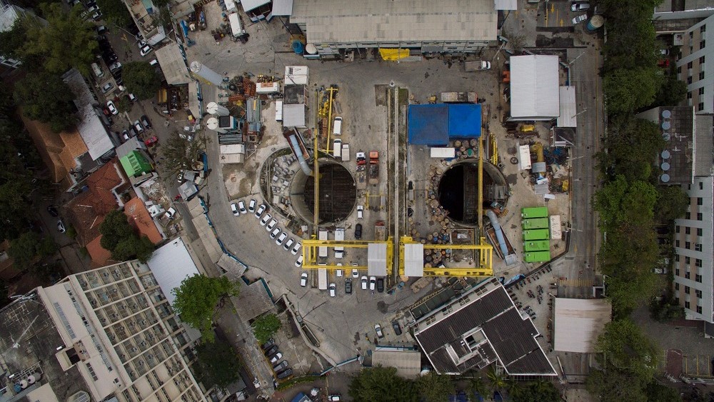 Cláudio Castro assina acordos para concluir obras do metrô da Gávea