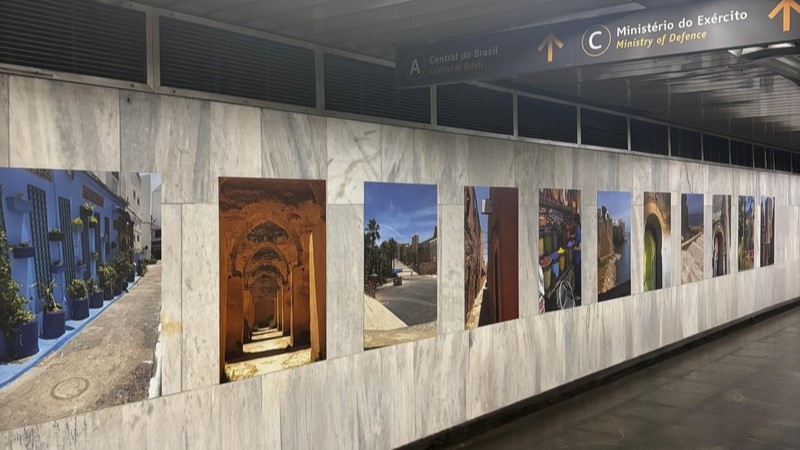 MetrôRio recebe exposição ‘Marrocos – Um registo da cultura da influência Árabe’ em homenagem ao Mês Mundial da Fotografia 