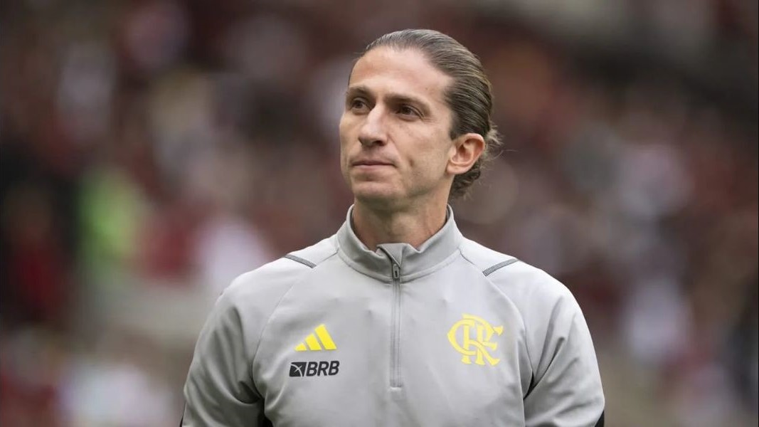 De jogador a técnico interino do Flamengo em menos de um ano, Filipe Luís assume equipe após demissão de Tite