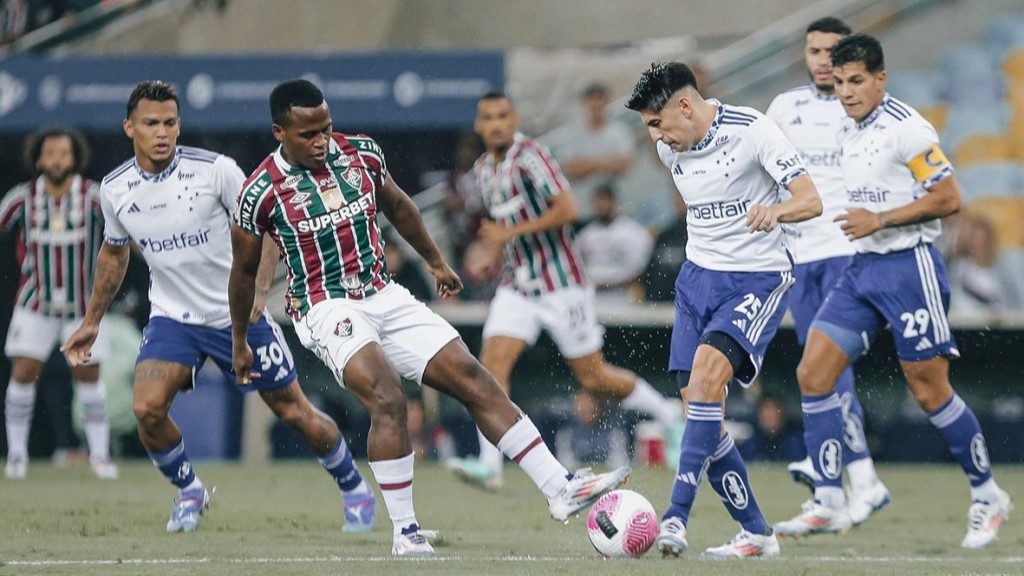 Com gol de Arias, Fluminense vence Cruzeiro por 1 a 0 e deixa zona de rebaixamento