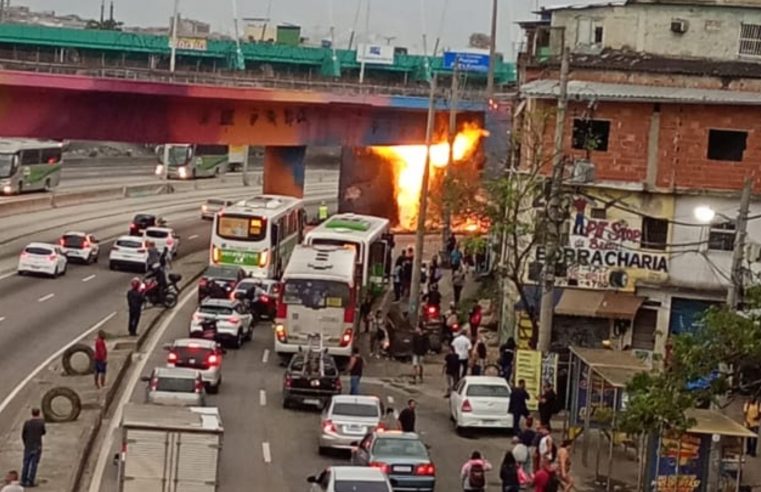 Gás vaza, fogo se alastra e trechos da Avenida Brasil e do Viaduto Trompowsky são interditados