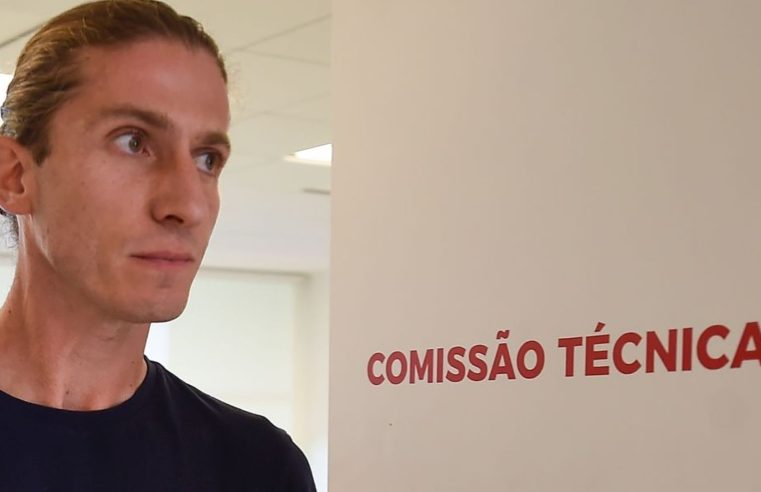 Filipe Luís começa como técnico do Flamengo já se preparando para semifinal da Copa do Brasil