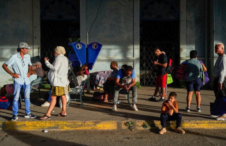 Havana retoma 50% do fornecimento de eletricidade após apagão nacional e furacão Oscar