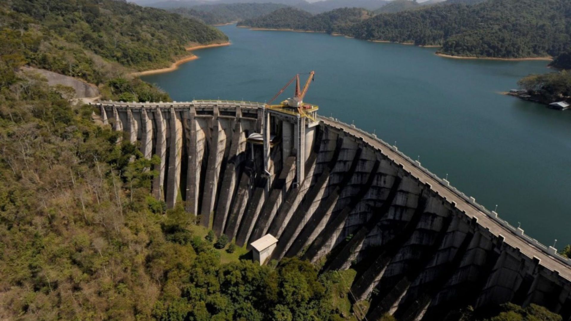 Manutenção em sistema de abastecimento afeta água em bairros da Zona Oeste e 14 cidades da Baixada Fluminense