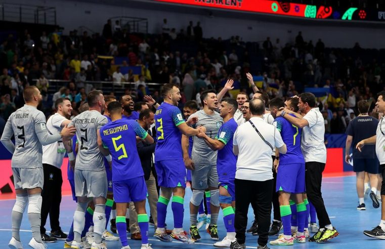 Brasil vira contra a Ucrânia com hat-trick de Dyego e avança para a final da Copa do Mundo de Futsal