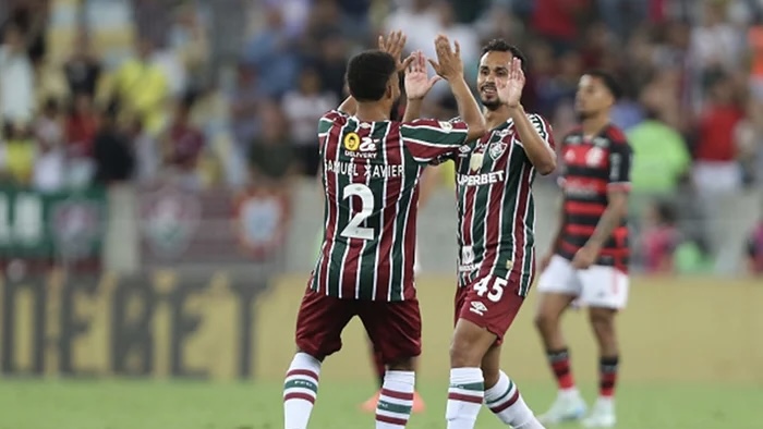 Fluminense vence Flamengo por 2 a 0 e segue fora do Z-4