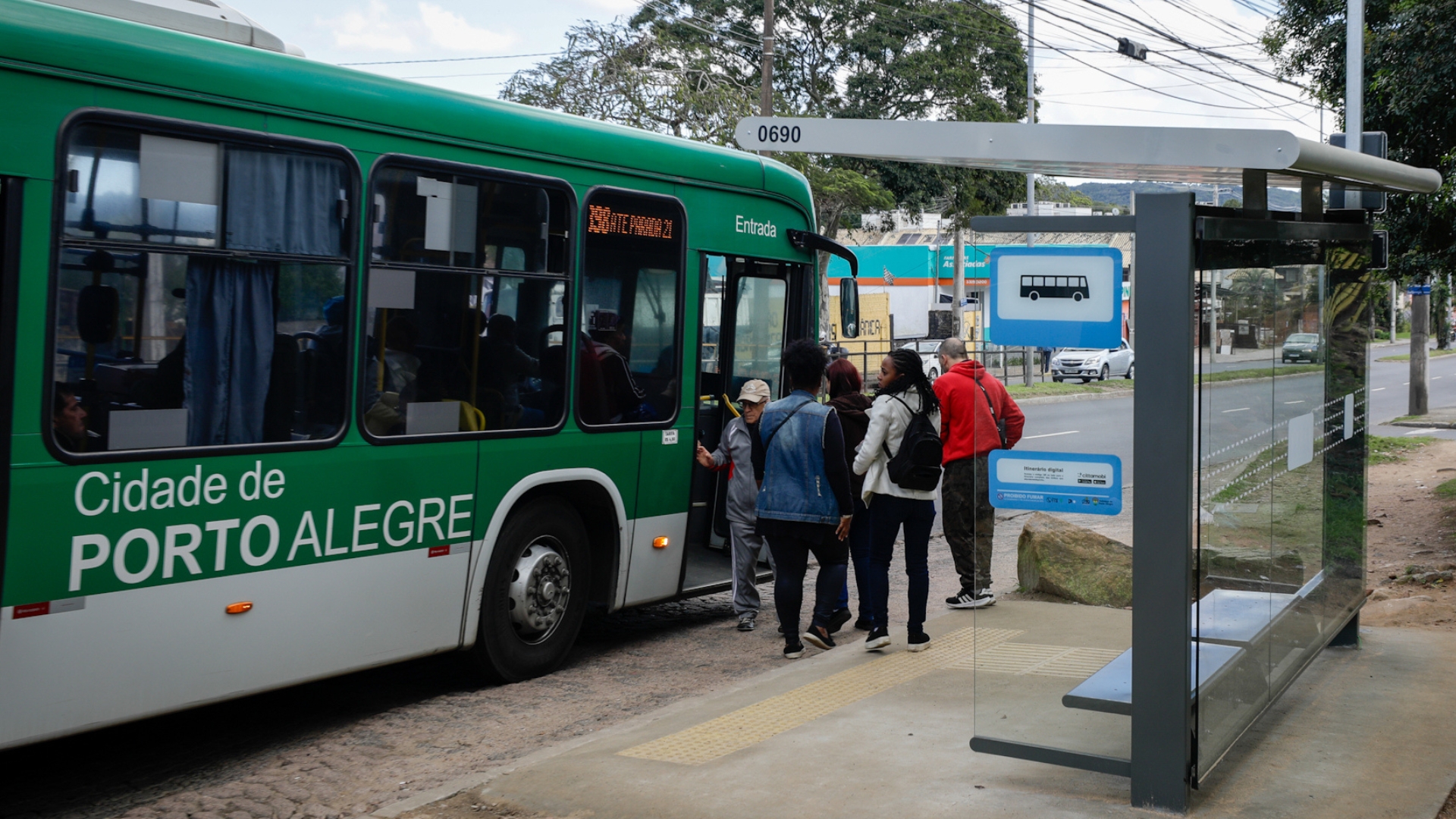 RS: Criança de três anos com síndrome rara é abandonada pelo pai em ônibus