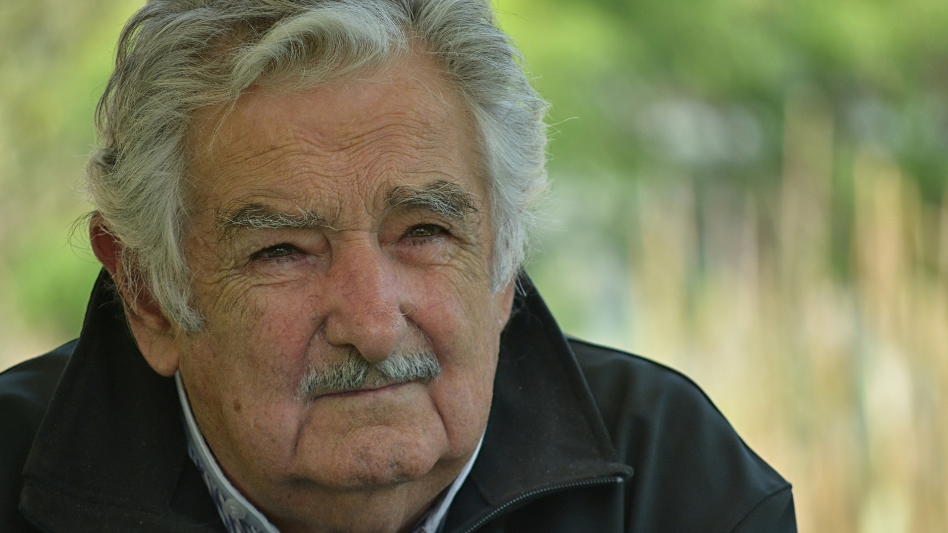 Uruguai: Pepe Mujica faz discurso com tom de despedida em ato de campanha de Yamandú Orsi