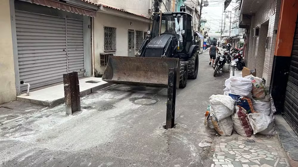 ‘Kit Demolição’: PM remove mais de 5.700 barricadas do tráfico e da milícia só em 2024