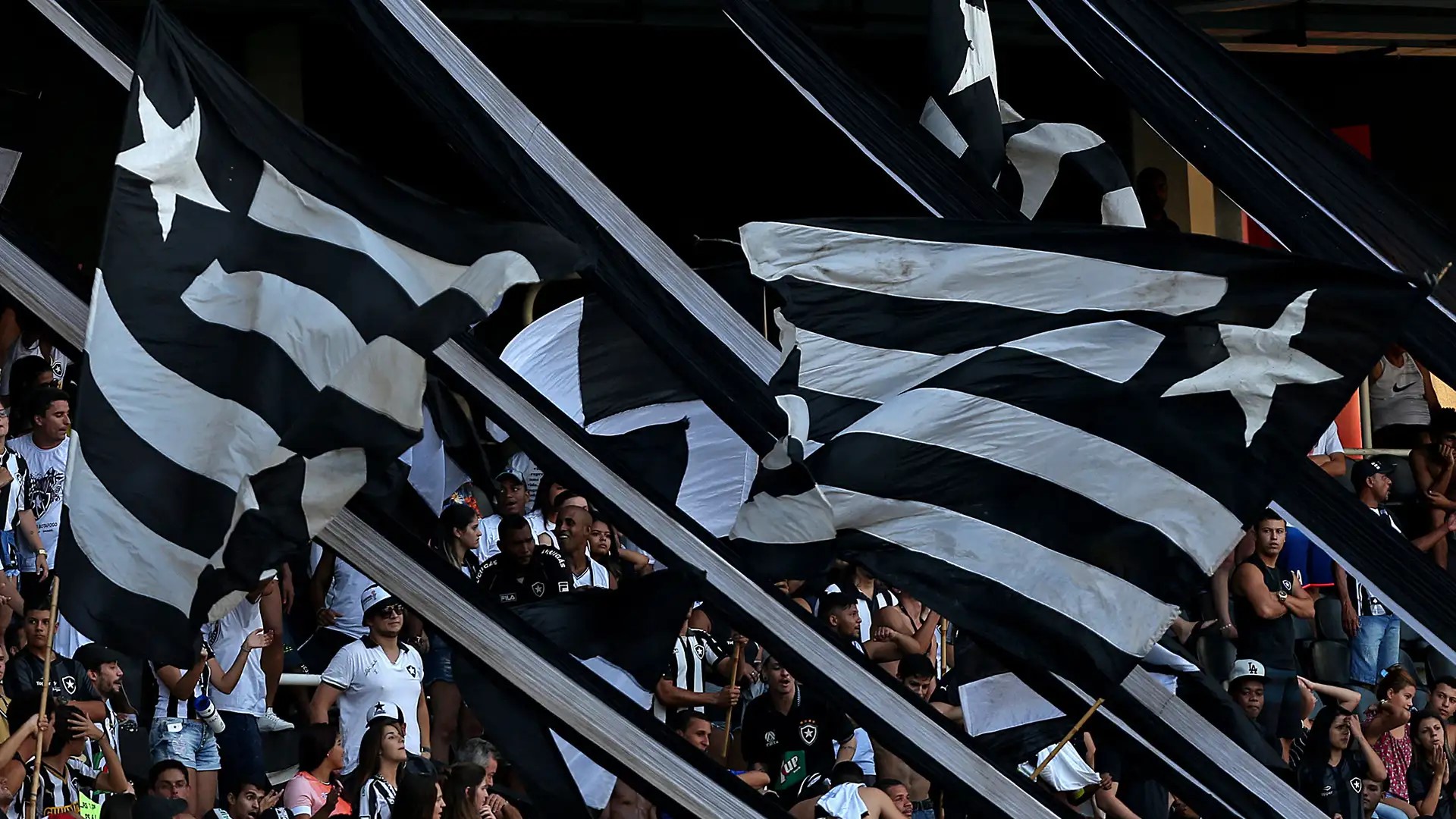 Torcedores do Botafogo desistem de ir a partida contra Peñarol em Montevidéu: ‘Muito frustrante’