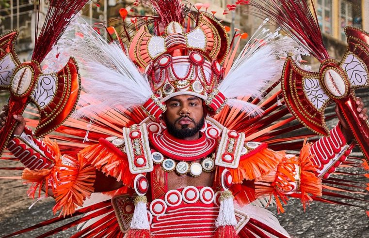 Carnaval 2025: Unidos de Padre Miguel apresenta nova fantasia que homenageia Xangô