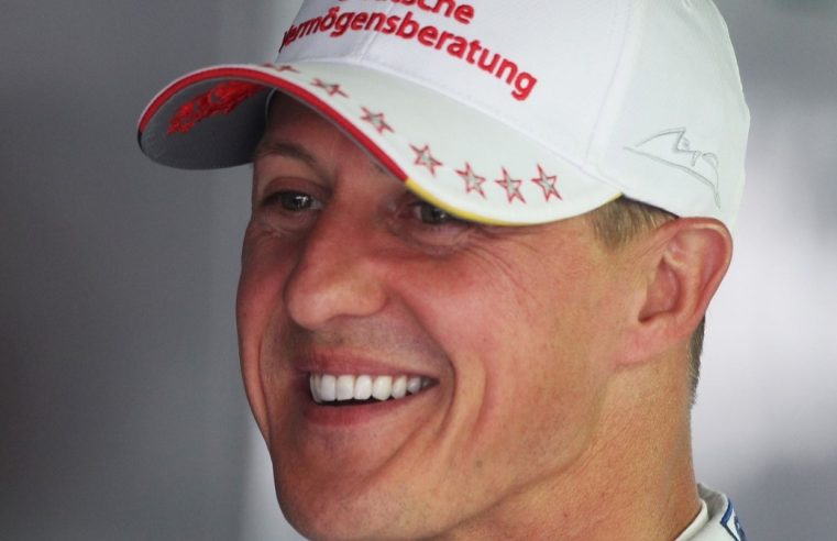 Michael Schumacher faz primeira aparição pública em casamento da filha 11 anos após acidente, diz jornal