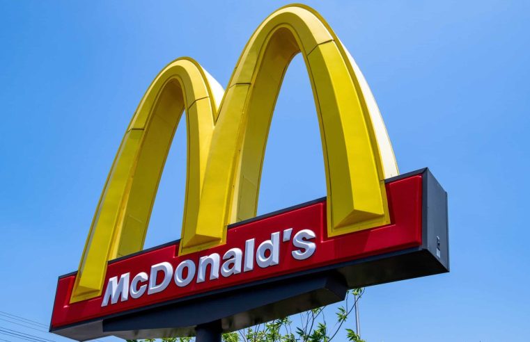 EUA: Cliente processa McDonald’s após surto de bactéria ligado ao sanduíche ‘Quarteirão’