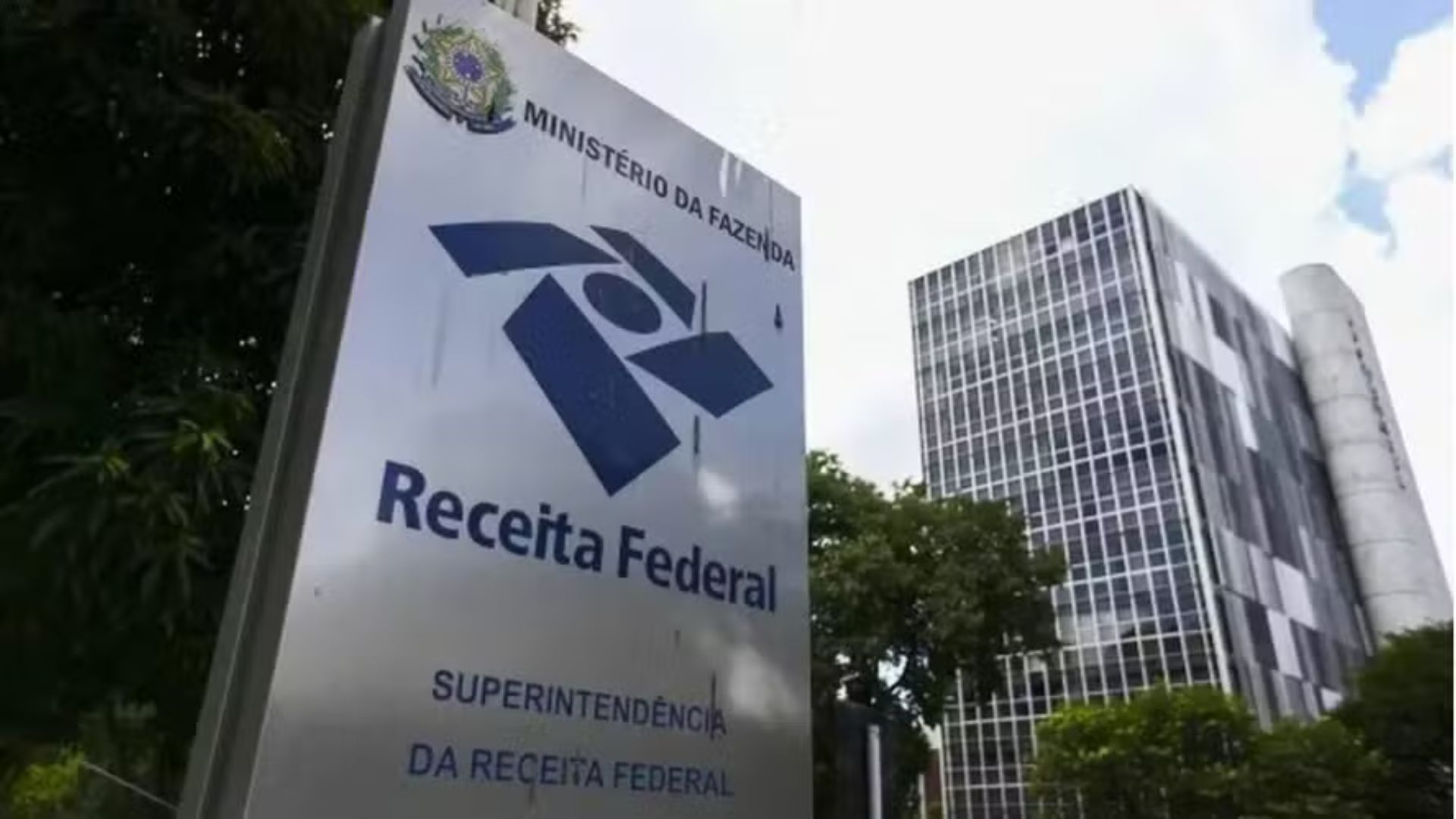 IR 2025: Receita Federal divulga nesta terça (12) prazo, regras e quem deve declarar imposto