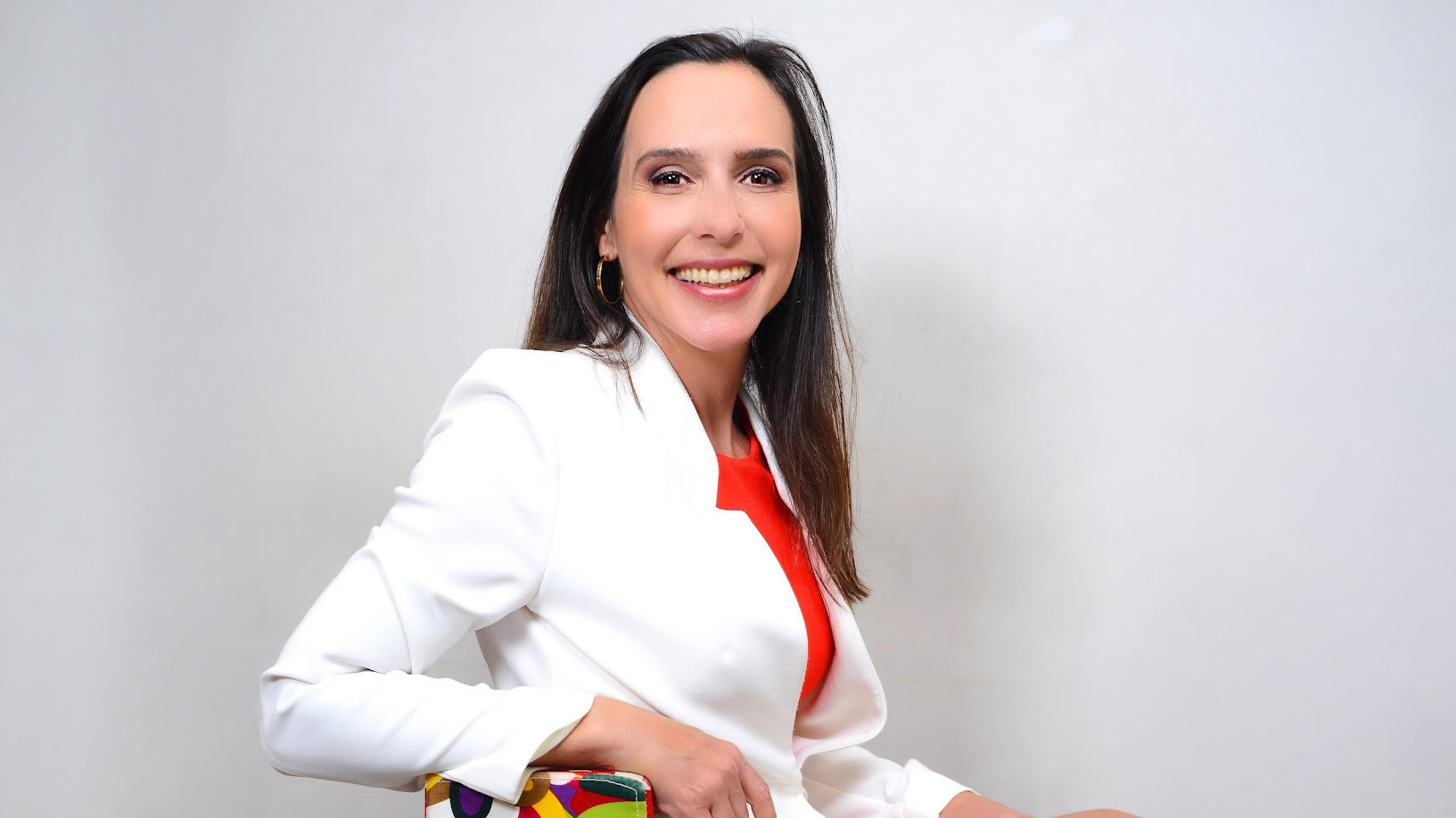 Dermatologista Gabriella Albuquerque encerra DermaRio com palestra sobre endolaser