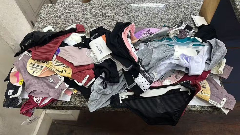 Homem é preso por furto de 20 kits de calcinhas em shopping de Niterói