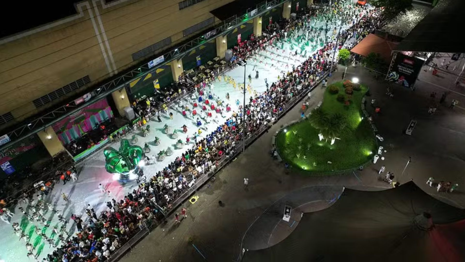 Comemoração do Dia Nacional do Samba contará com três dias de desfiles na passarela do samba e apresentações musicais