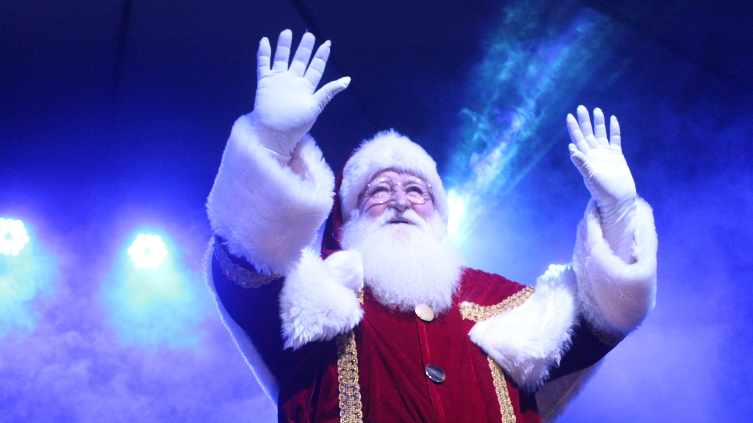 Multicenter Itaipu celebra 25 anos com Natal encantado e chegada do Papai Noel neste sábado (9)