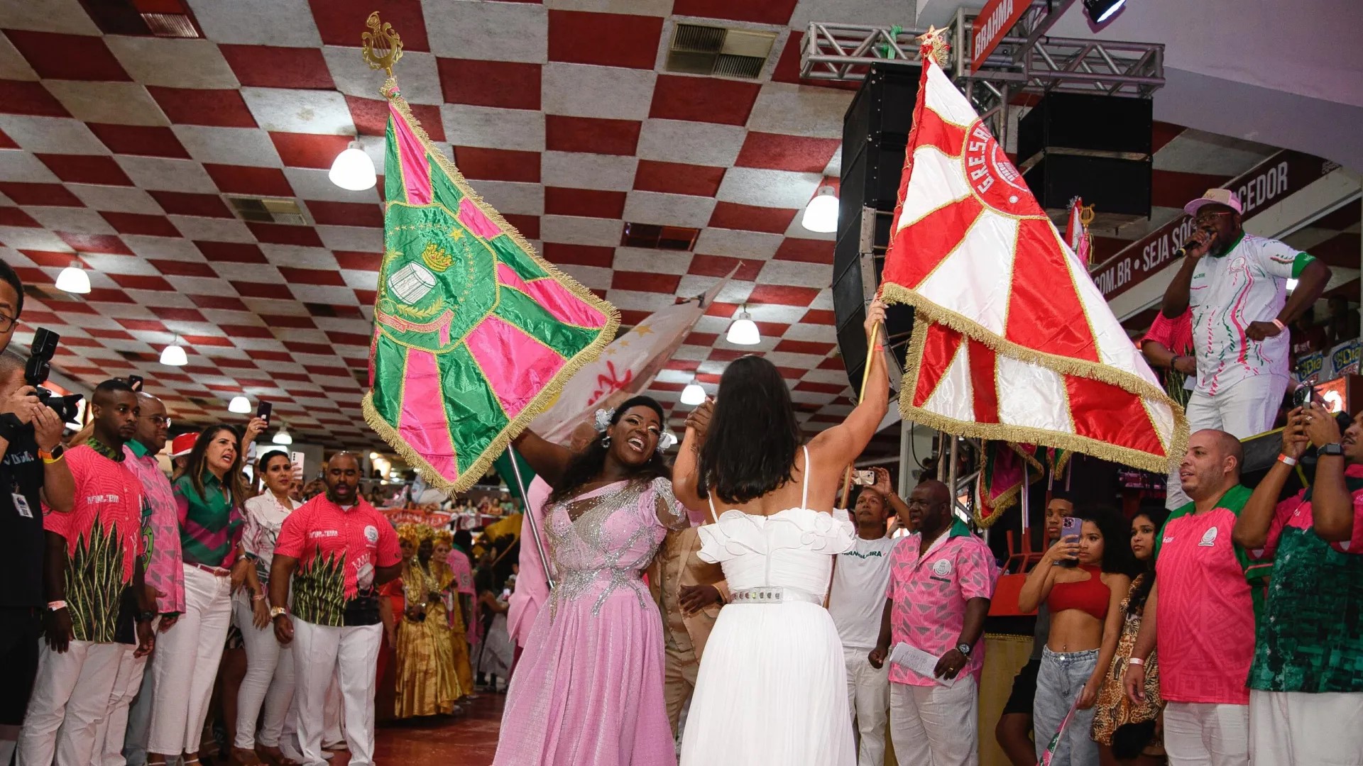 Mangueira recebe Acadêmicos do Salgueiro em noite de celebração do samba neste sábado (16)