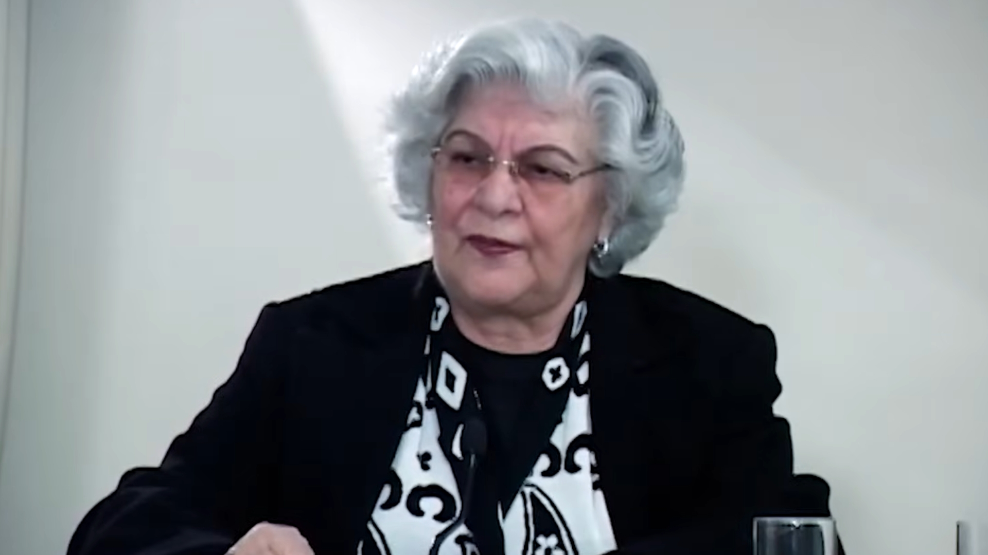 Morre médium Isabel Salomão, referência no espiritismo brasileiro, aos 100 anos