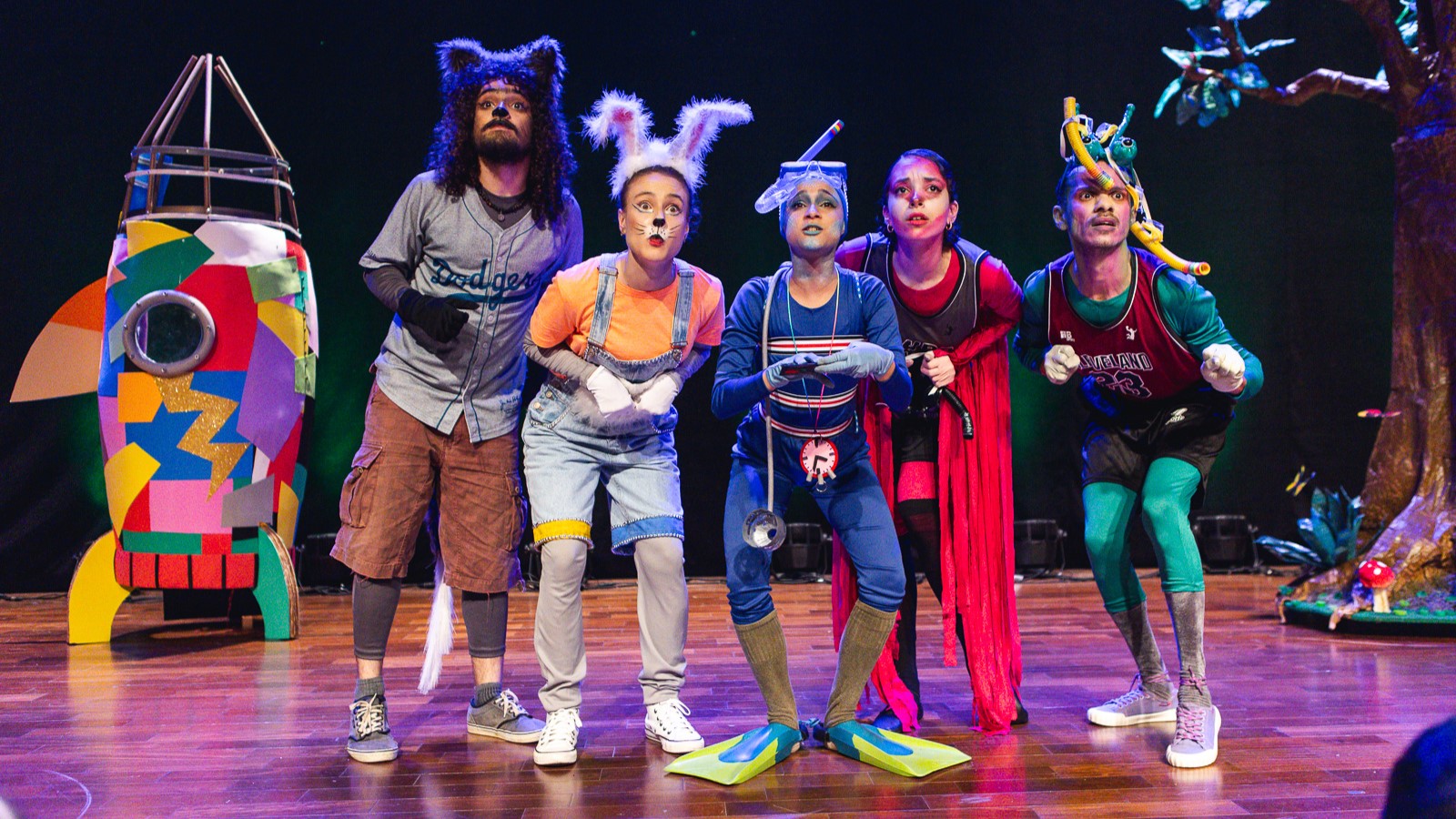 Cidade das Artes recebe espetáculo infantil ‘O Coelho da Lua’, sobre reciclagem e inclusão, nos dias 16 e 17