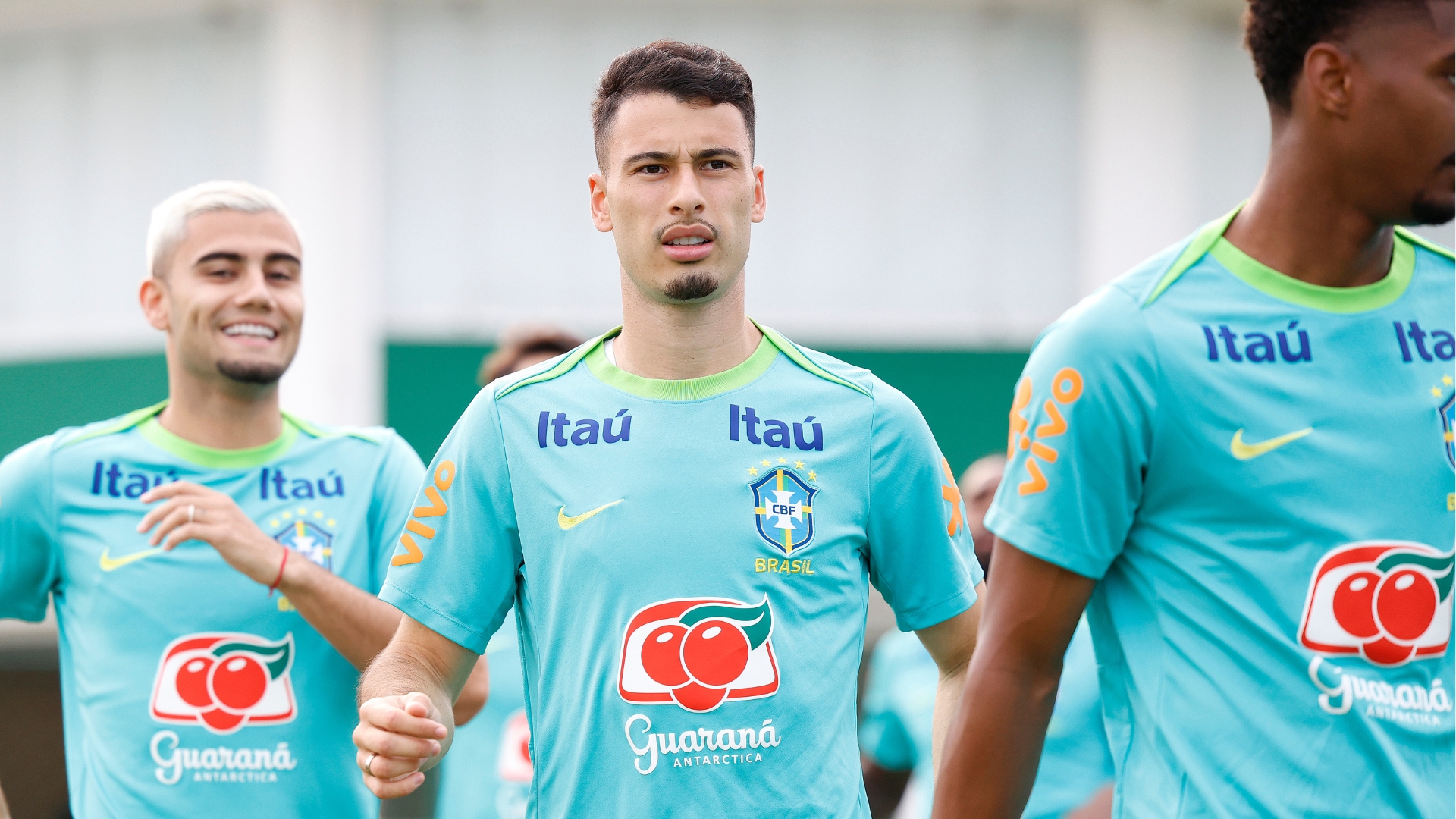 Seleção brasileira se apresenta em Belém para jogos das Eliminatórias