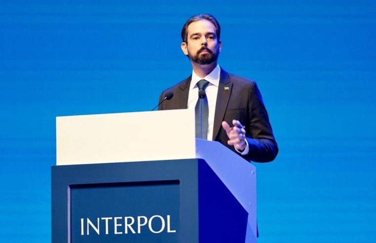 Valdecy Urquiza, delegado da PF, é primeiro brasileiro a liderar Interpol