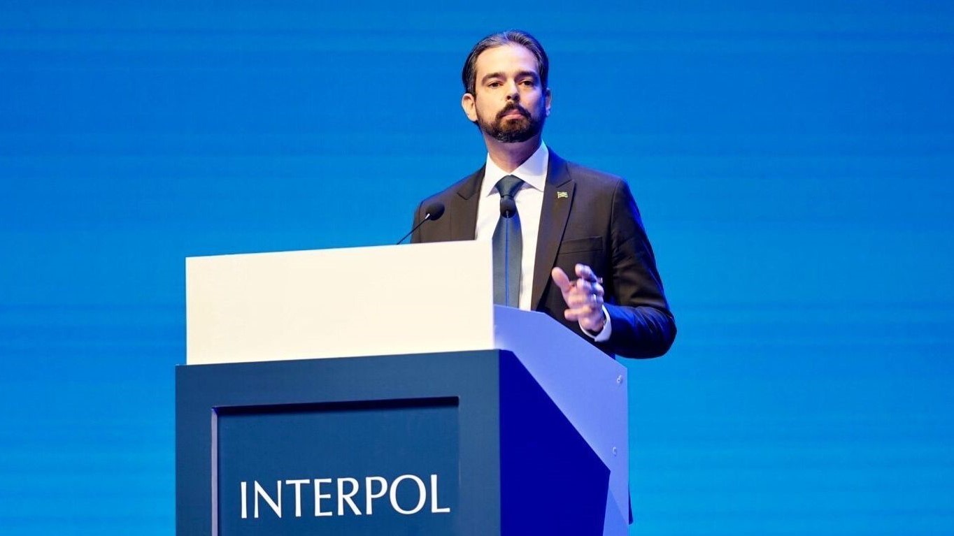 Valdecy Urquiza, delegado da PF, é primeiro brasileiro a liderar Interpol