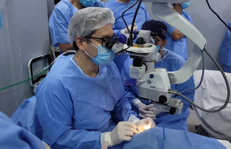 Hospital do Olho de Duque de Caxias realiza primeira cirurgia pública com implante de gel para tratamento do glaucoma no Brasil