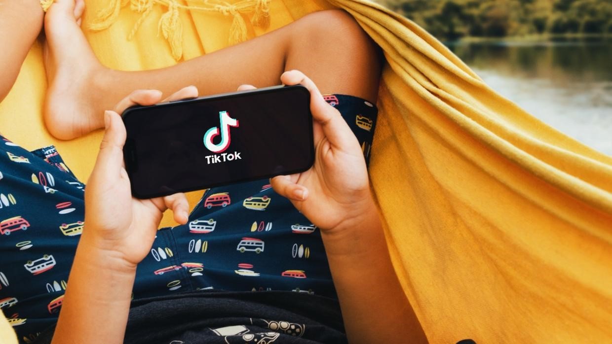 Governo quer apurar uso irregular dos dados de menores de idade no TikTok e determina implementação de ações