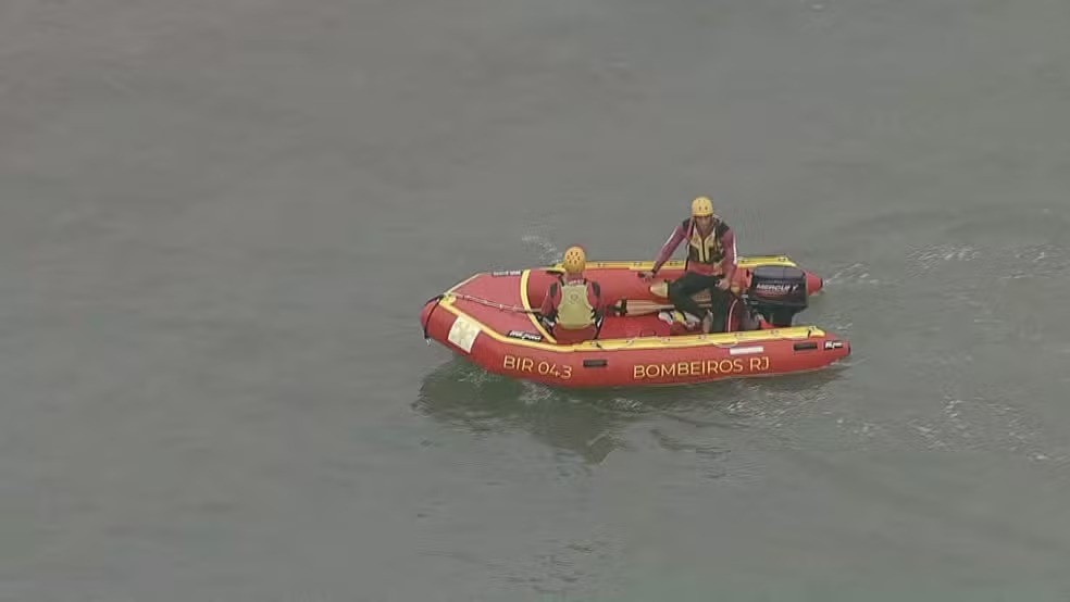 Bombeiros localizam corpo de banhista desaparecido na Praia do Recreio