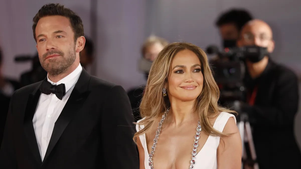 Após divórcio, Ben Affleck comenta sobre Jennifer Lopez durante promoção de filme: ‘Espetacular’