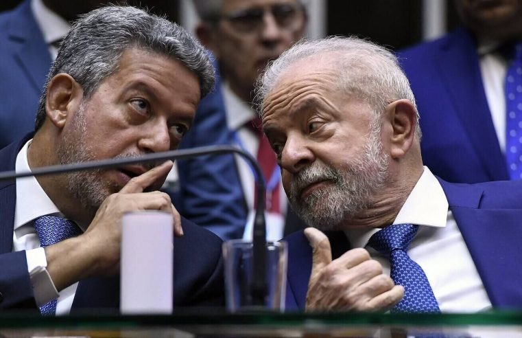 Plenário recusa pedido de Impeachment contra Lula