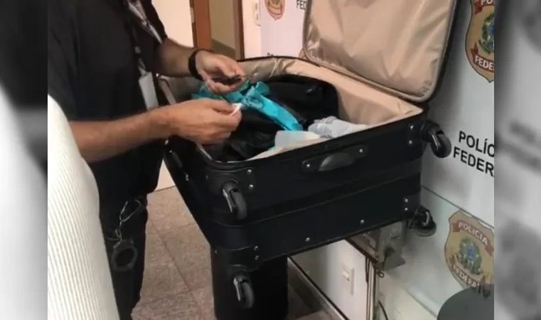 PF prende mulher com cerca de seis quilos de cocaína, no Aeroporto do Galeão no RJ