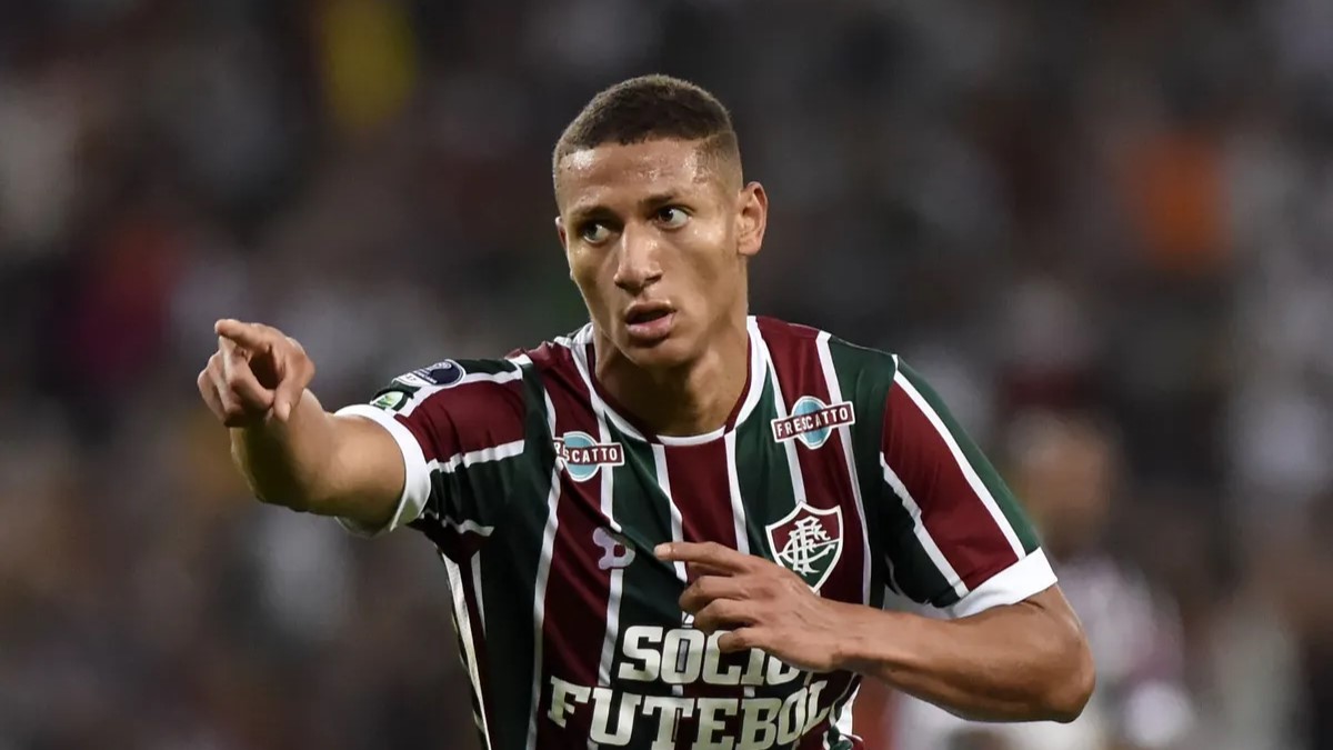 Fluminense marca reunião com Tottenham para tentar contratar Richarlison