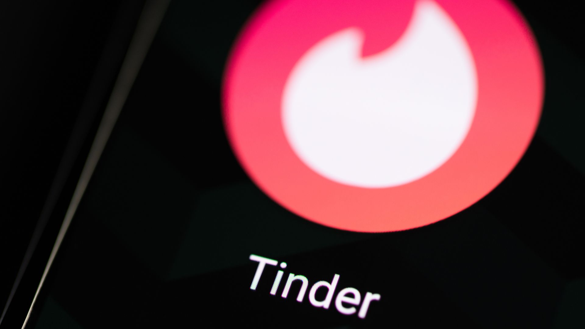 Relatório aponta que 1º domingo do ano é o mais movimentado no Tinder