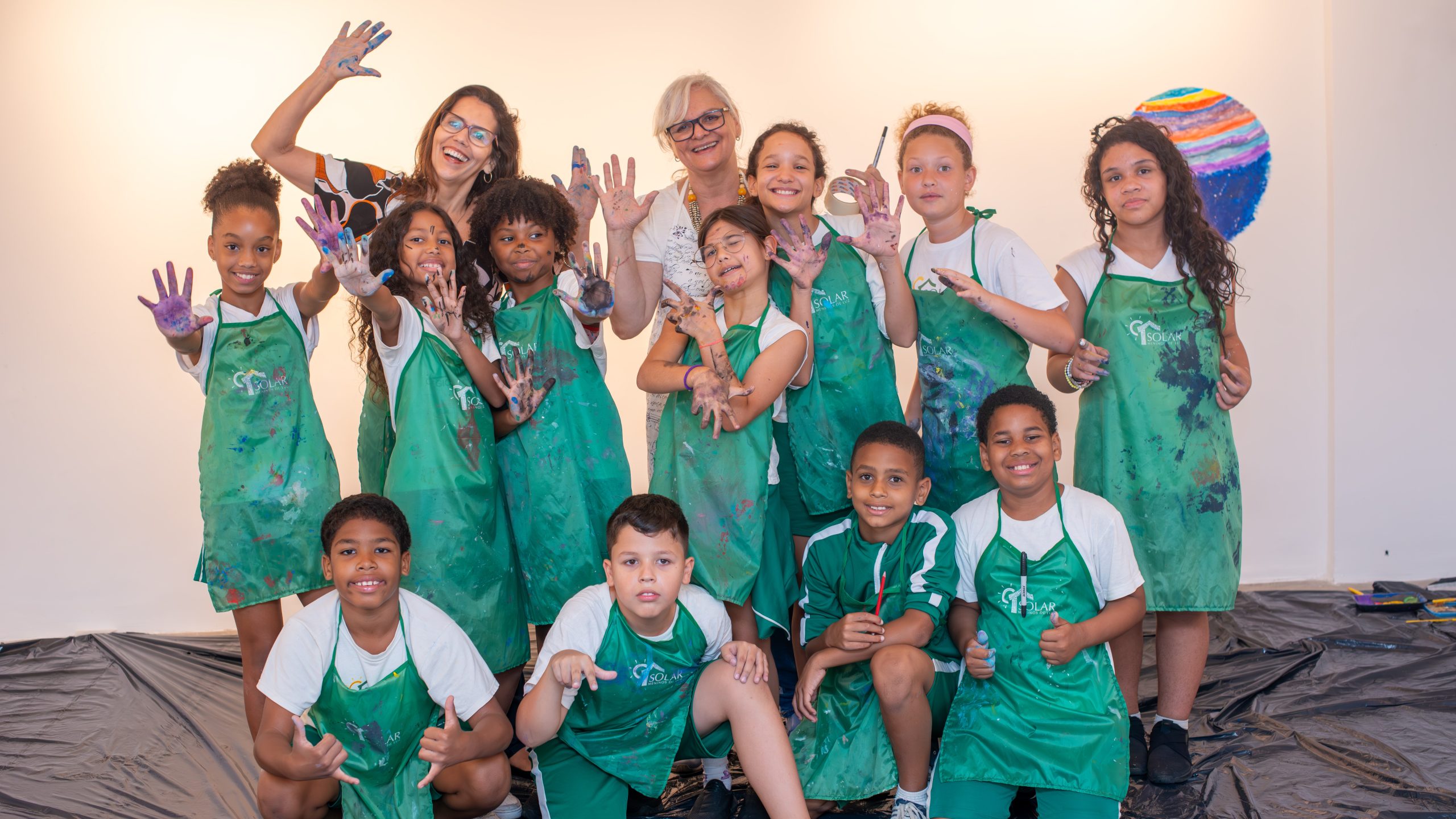 Exposição do Solar Meninos de Luz reúne trabalhos de 11 alunos em Copacabana até 11 de janeiro