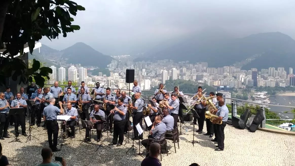 Madureira Shopping recebe Banda da Polícia Militar do RJ para concerto de Natal neste sábado (21)