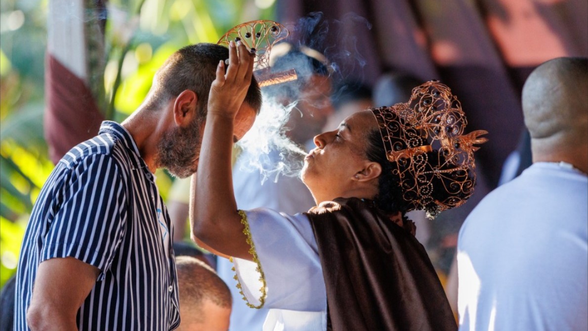 Exposição ‘Candomblé das Águas Escondidas’ celebra cultura afro-brasileira no Estúdio Casarão até 22 de janeiro