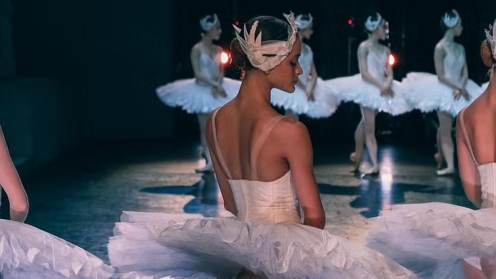 Primeira brasileira na Ópera de Paris agora é principal bailarina do corpo de baile